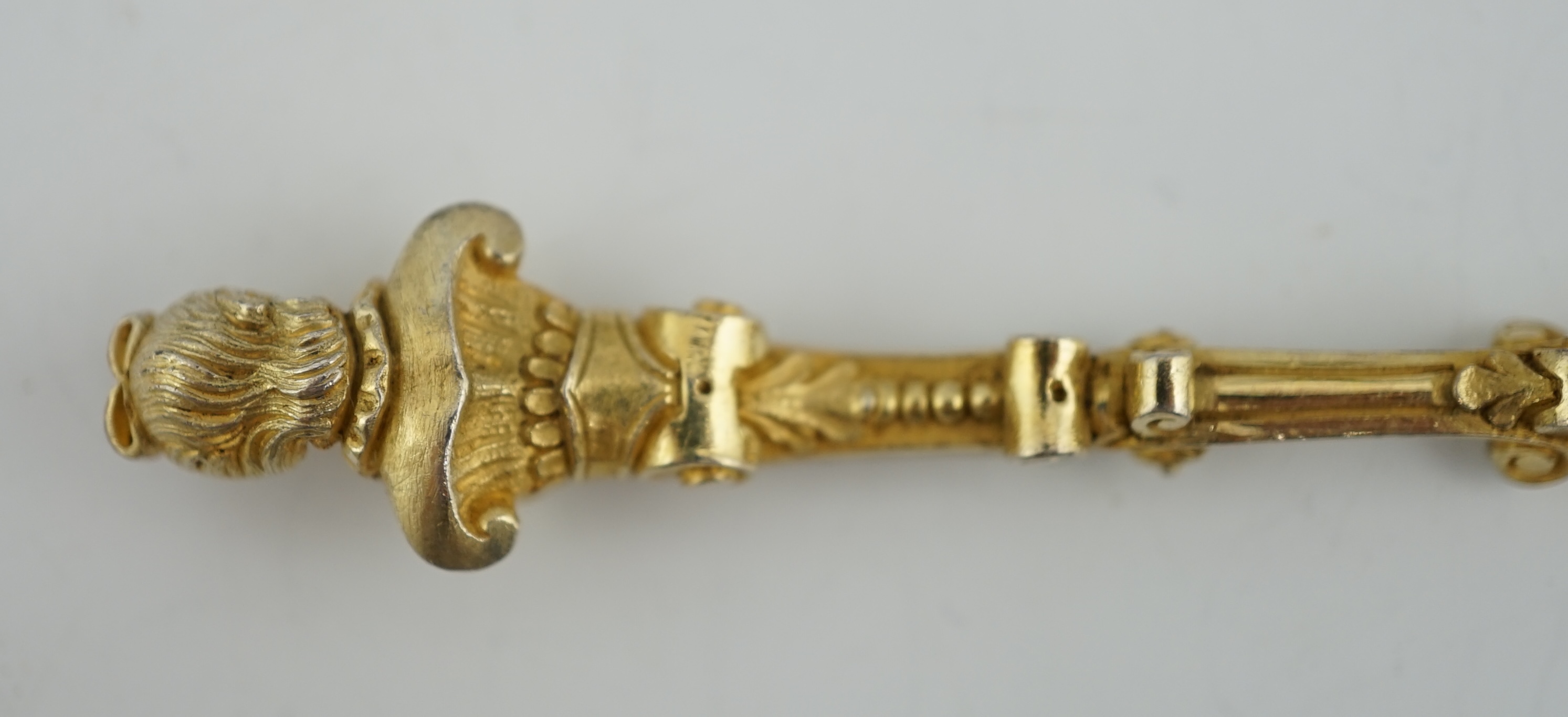 A cased set of twelve late 19th century Russian 84 zolotnik silver gilt caviar spoons by F.E. Henriksen, St. Petersburg